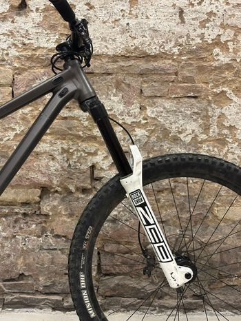 Used RockShox Zeb ultimate 170mm 29er 2022 bike — image 3 of 3