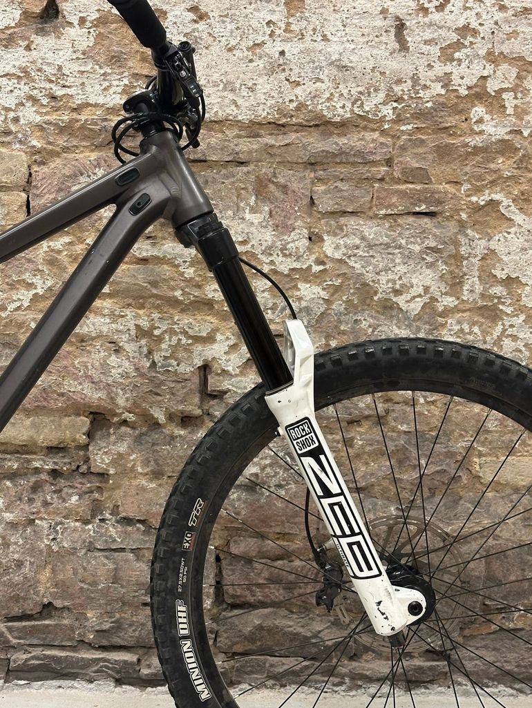 Used RockShox Zeb ultimate 170mm 29er 2022 bike — image 3 of 3
