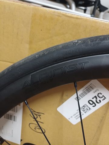 Roval Alpinist CLX Wheels 2024 bike usato — immagine 8 di 10