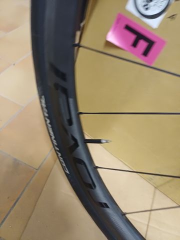 Roval Alpinist CLX Wheels 2024 bike usato — immagine 7 di 10