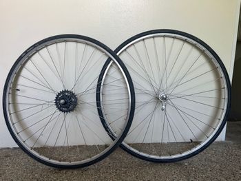 Used Shimano 600 +Wheelset 1983 bike — image 7 of 9