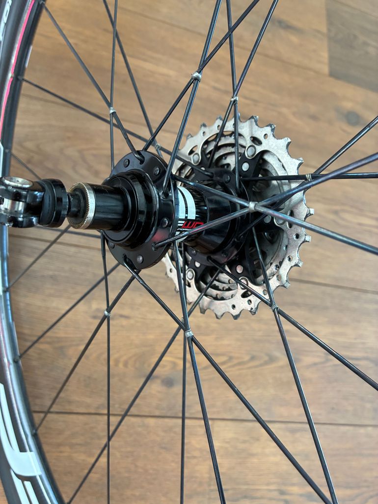 Used Ffwd Carbone 60 mm Rim Brake bike — image 8 of 8