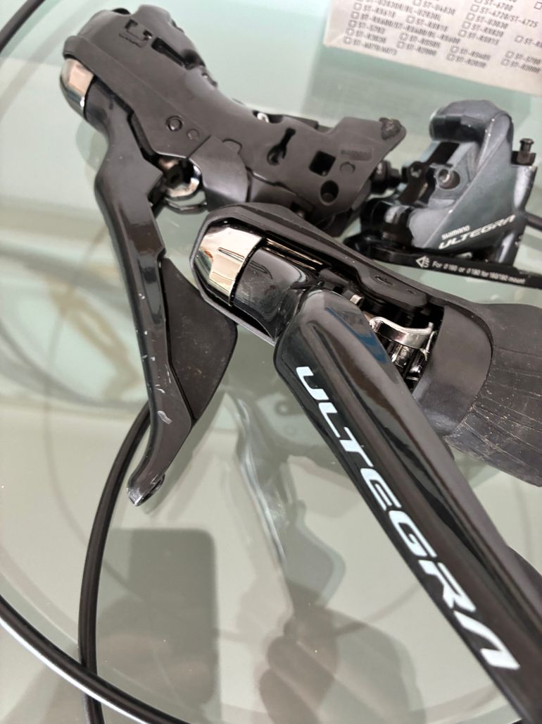 Použité Shimano Manettes ultegra 11 vitesse bike — obrázek 2 z 7