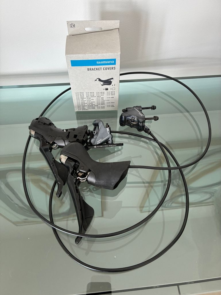 Použité Shimano Manettes ultegra 11 vitesse bike — obrázek 1 z 7
