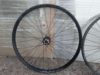 Used Race Face AR30 Wheelset bike — image 2 of 6