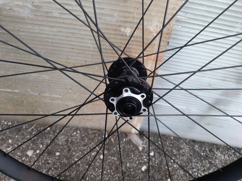 Used Race Face AR30 Wheelset bike — image 6 of 6