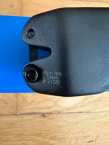 Used Giant Contact SL Stealth 2022 bike — image 5 of 6