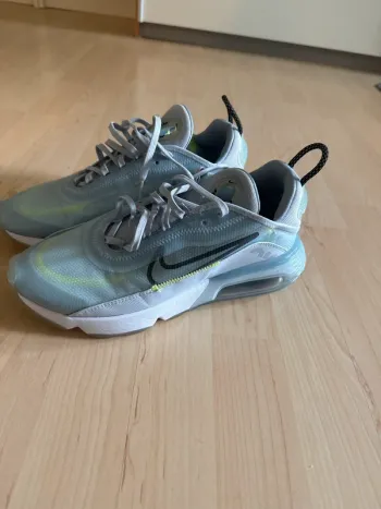 Used Nike Air Max 2090 bike