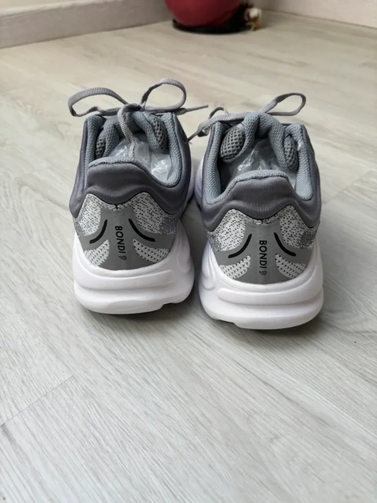 Used Hoka Running Shoes 43 bike — image 3 of 7