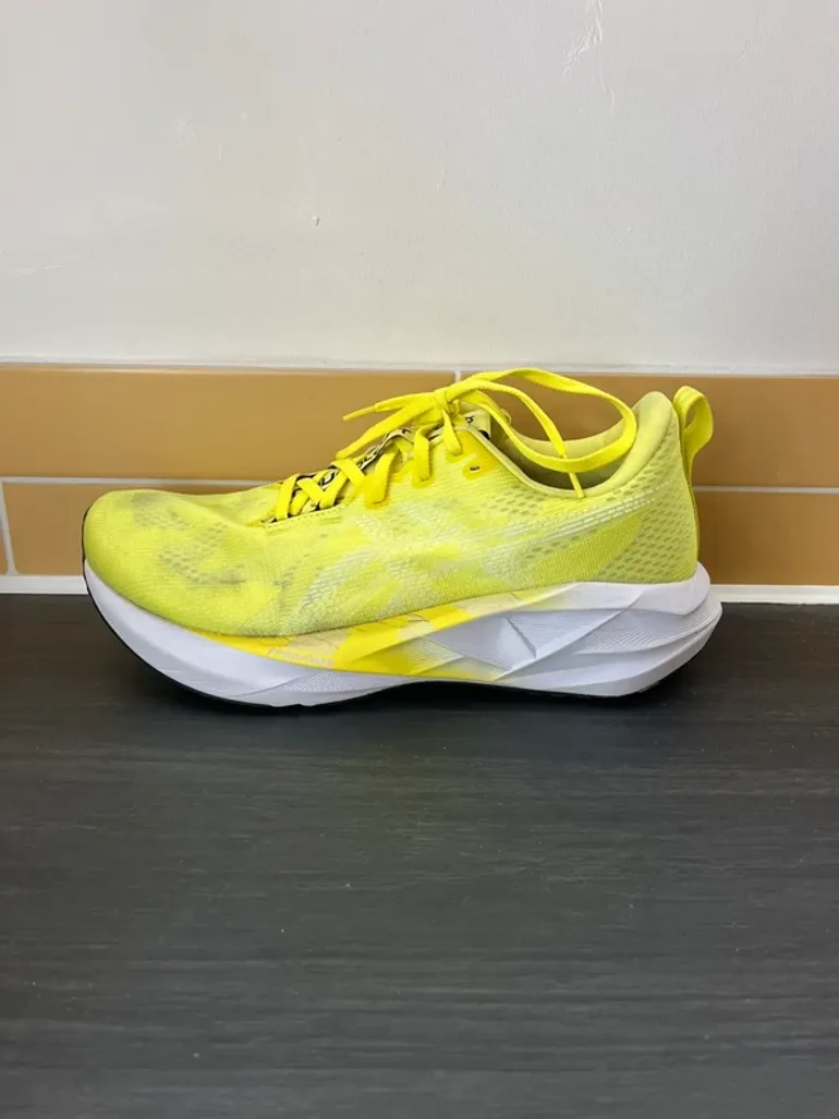 Used Asics Novablast 5 bike — image 9 of 12