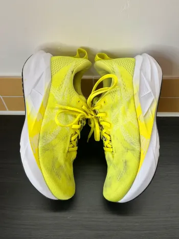 Used Asics Novablast 5 bike — image 2 of 12