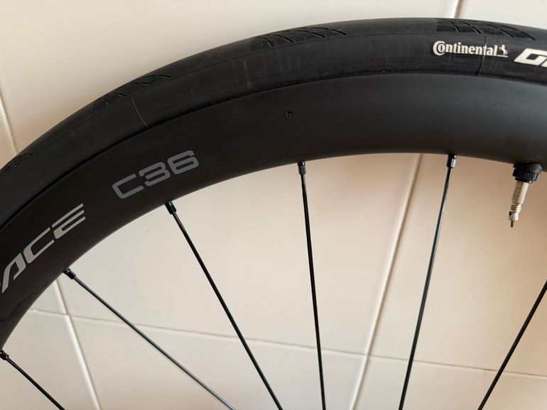 Used Shimano Dura Ace R9270 C36 Disc 2025 bike — image 15 of 32