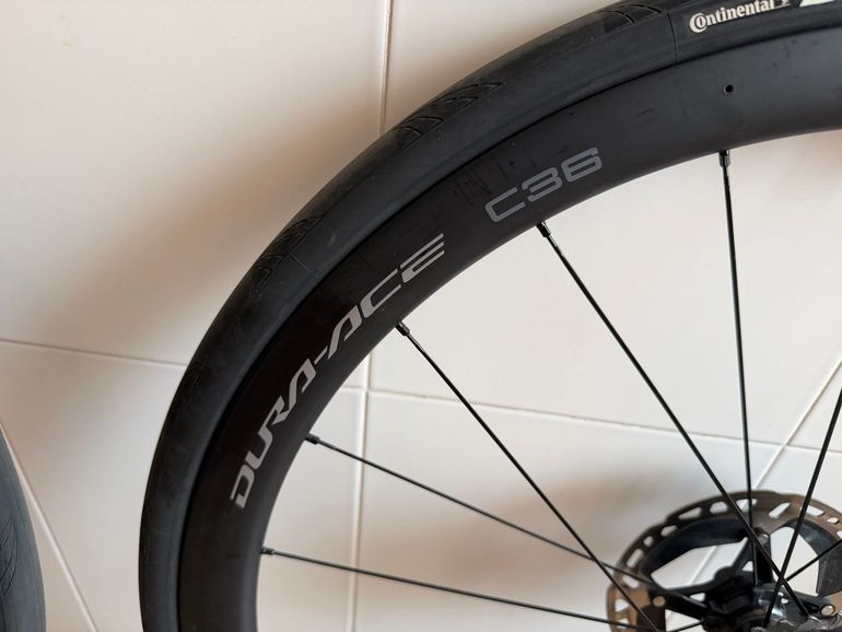Used Shimano Dura Ace R9270 C36 Disc 2025 bike — image 2 of 32