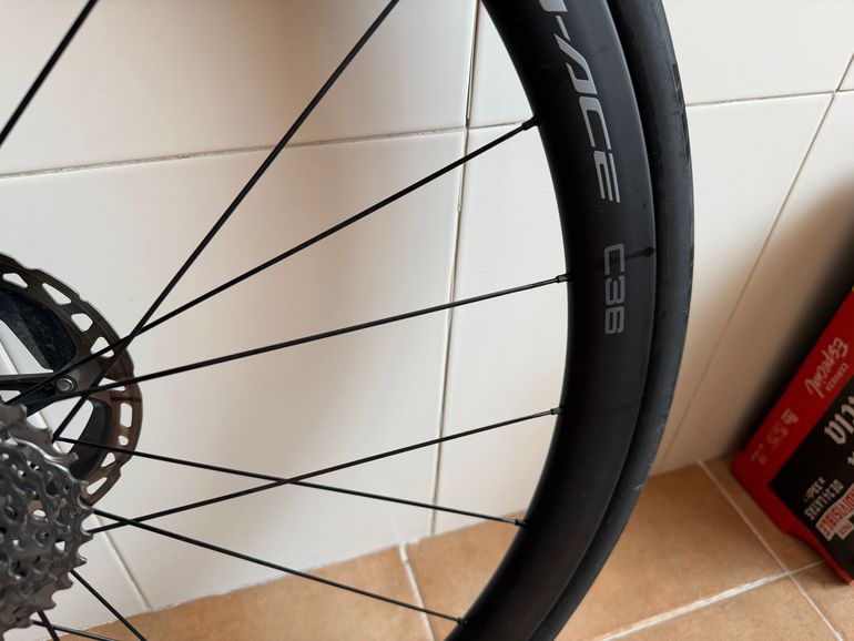 Used Shimano Dura Ace R9270 C36 Disc 2025 bike — image 4 of 32