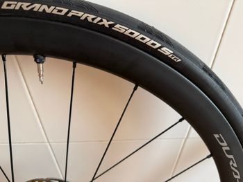 Used Shimano Dura Ace R9270 C36 Disc 2025 bike — image 8 of 32