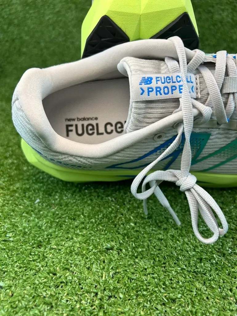 Used New Balance FuelCell Propel V5 bike — image 9 of 11