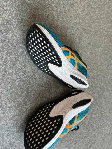 Asics Magic Speed 2 bike d'occasion — image 3 sur 3