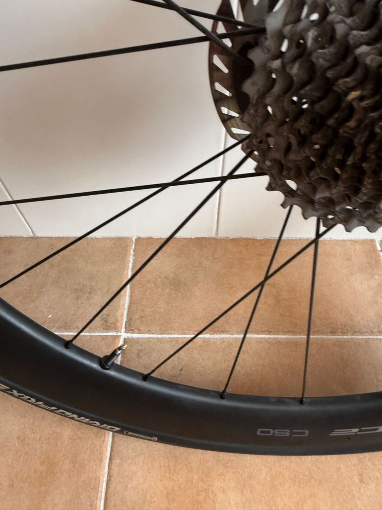 Used Shimano Dura Ace R9270 C50 Disc 2025 bike — image 18 of 41
