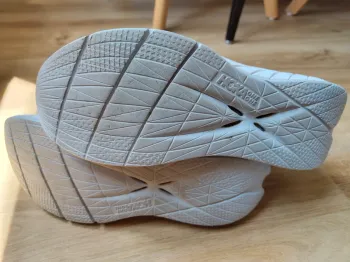 Used Hoka Carbon X2 bike — image 3 of 4