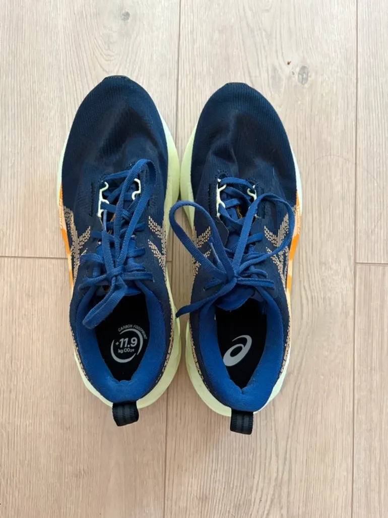 Used Asics Novablast 5 bike — image 3 of 5