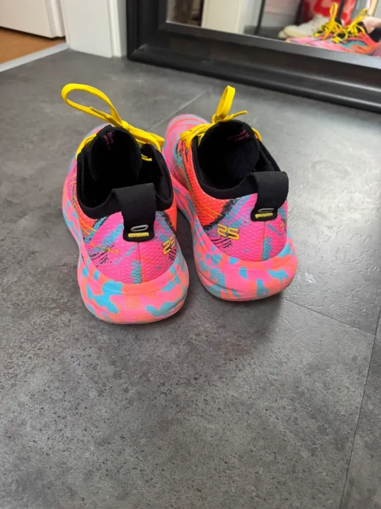 Used Asics Gel-Numbus 25 Color Injection bike — image 3 of 8