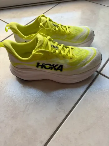 Tweedehands Hoka SkyFlow bike