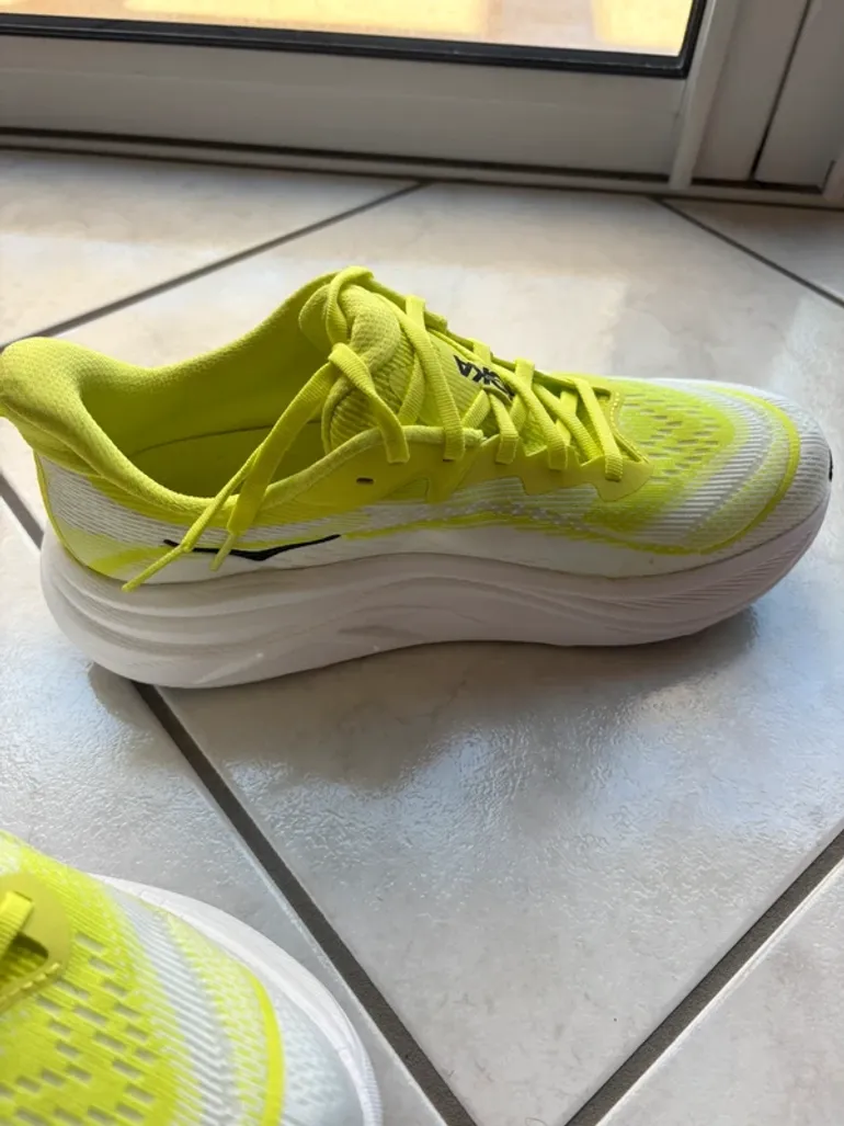 Tweedehands Hoka SkyFlow bike — afbeelding 4 van 8