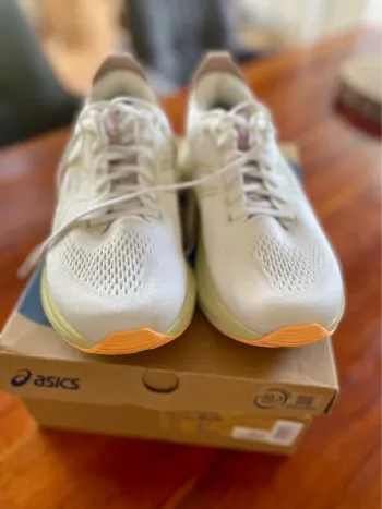 Used Asics Gel-Kayano bike — image 3 of 9