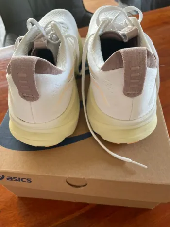 Used Asics Gel-Kayano bike — image 6 of 9