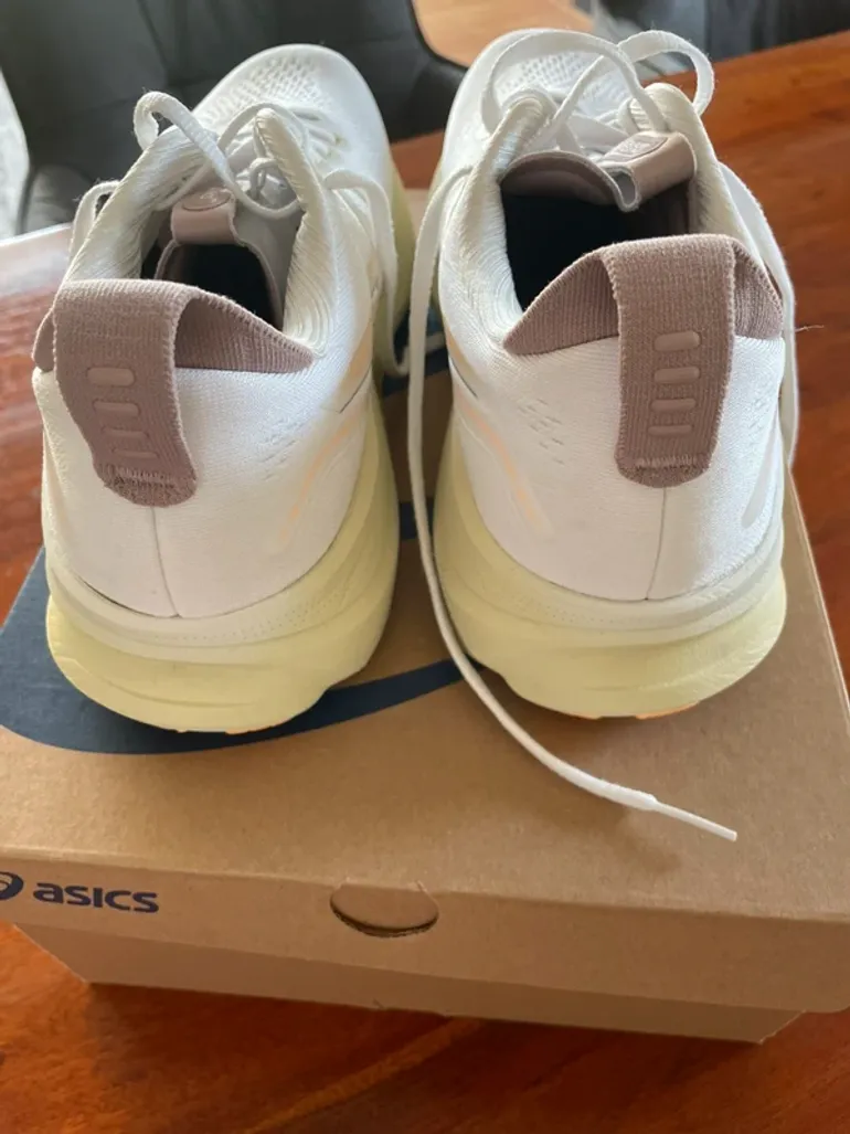 Used Asics Gel-Kayano bike — image 6 of 9