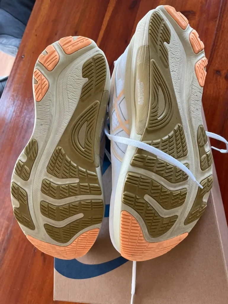 Used Asics Gel-Kayano bike — image 8 of 9