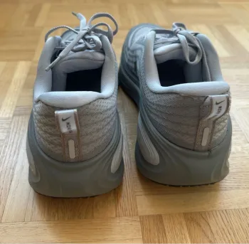 Used Nike Vomero Plus bike — image 5 of 8
