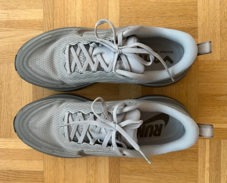 Used Nike Vomero Plus bike — image 4 of 8