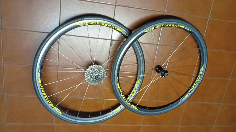 Used Easton Vista SL 700C Wheelset bike — image 2 of 6