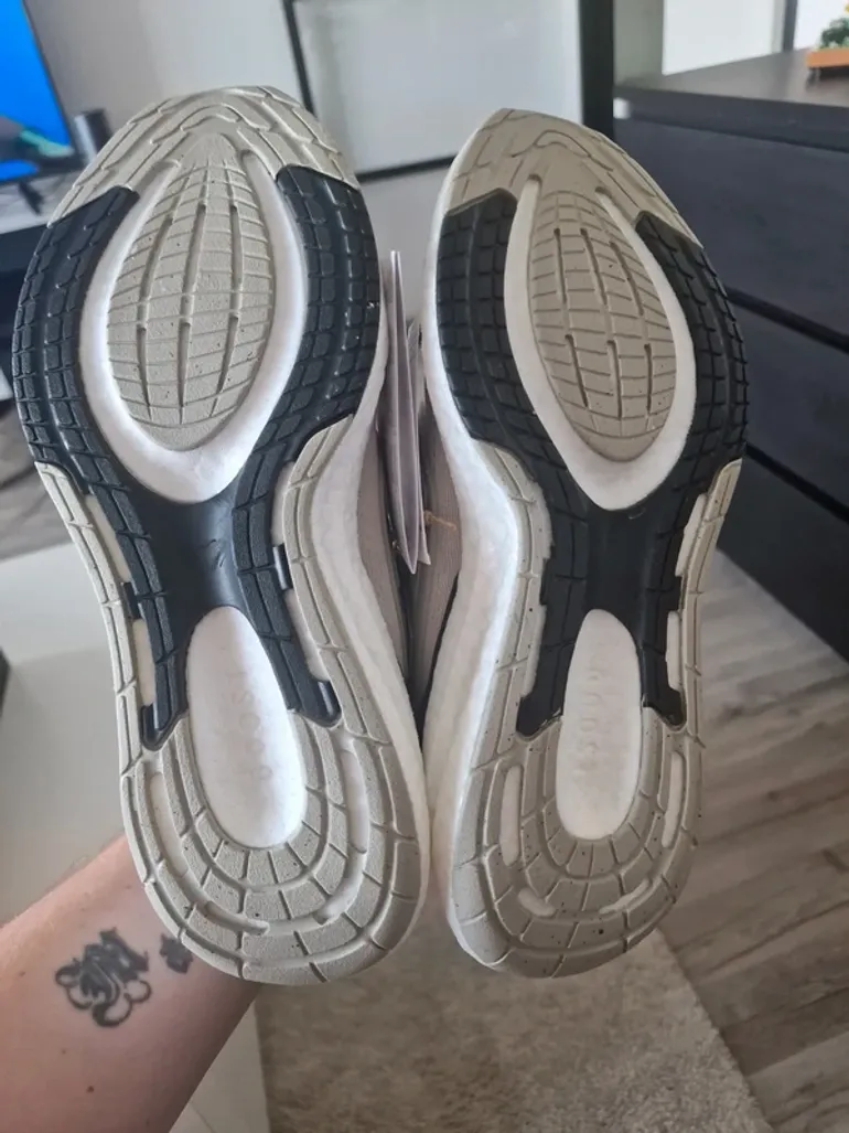 Used Adidas Pureboost 23 bike — image 9 of 10