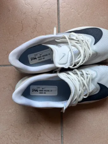 Used Nike Running Shoes bike — image 7 of 9