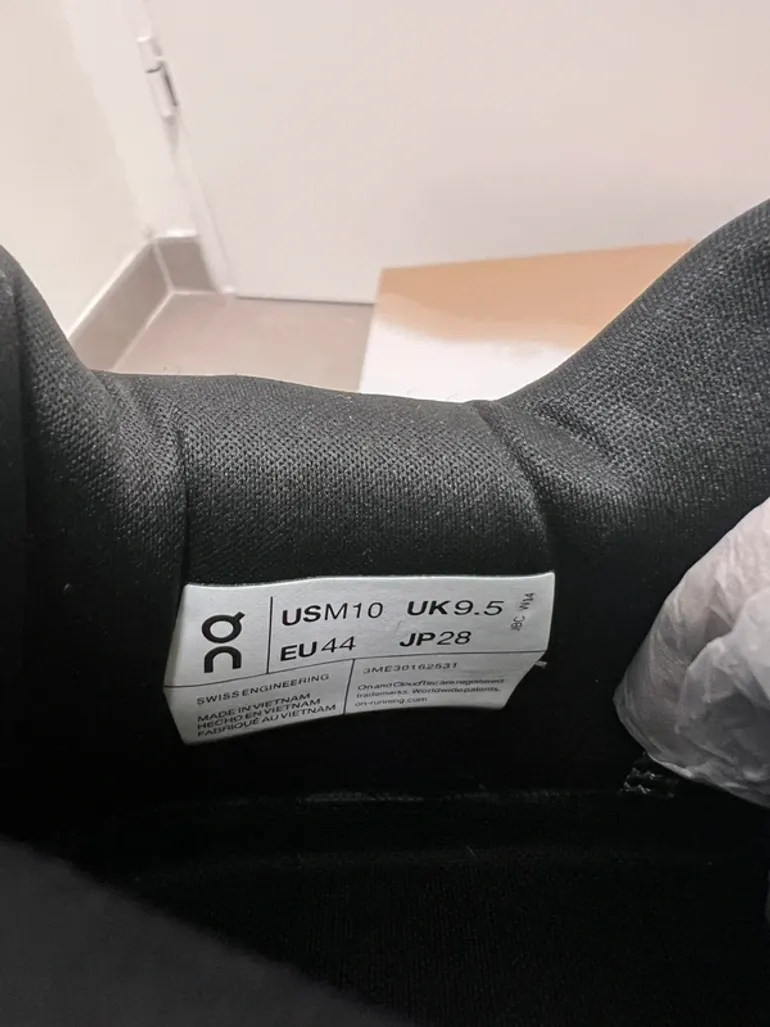 Used Lightweight On Running Shoes bike — image 5 of 5