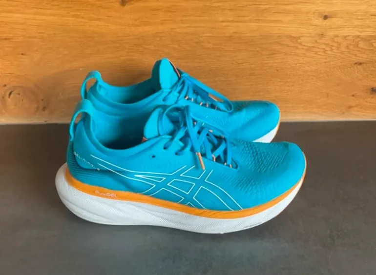 Used Asics Gel-Nimbus 25 bike — image 1 of 3