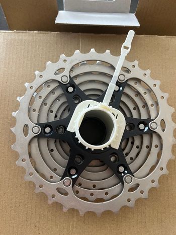 Used Shimano ULTEGRA CS-R8000 11-32 bike — image 2 of 4
