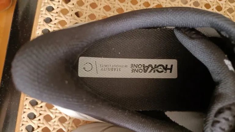 Used Hoka Arahi 5 bike — image 2 of 14