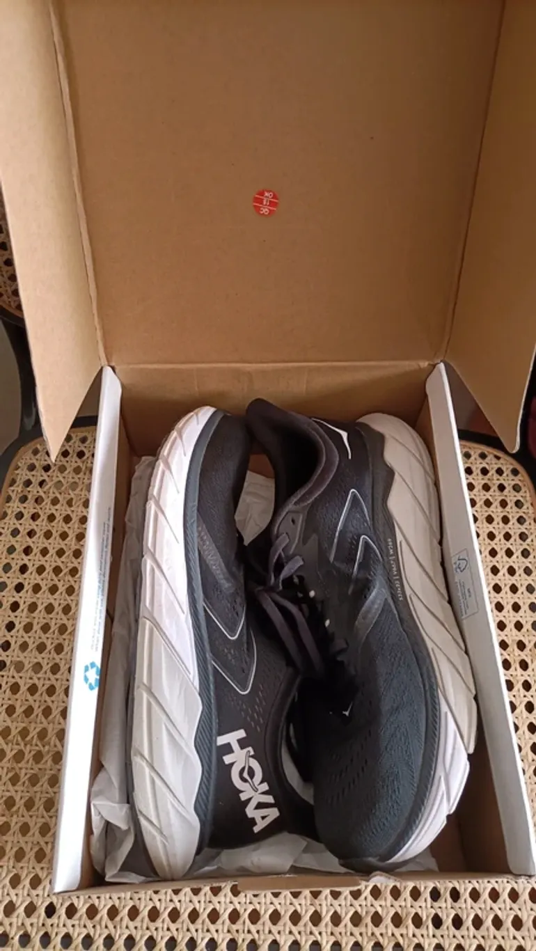 Used Hoka Arahi 5 bike — image 14 of 14