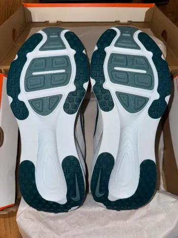Used Nike Vomero 18 bike — image 4 of 6