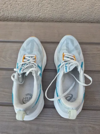 Used Asics Novablast 5 bike — image 4 of 8