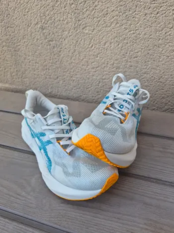 Used Asics Novablast 5 bike