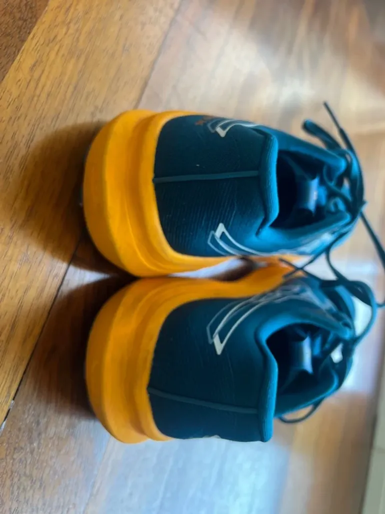 Used Asics GT-2000 14 bike — image 6 of 12