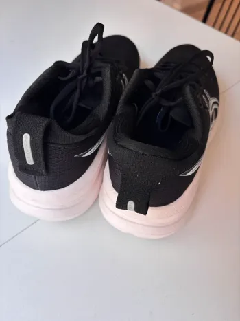 Used Asics Gel Nimbus 28 bike — image 3 of 5
