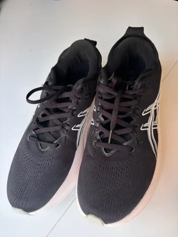 Used Asics Gel Nimbus 28 bike — image 2 of 5