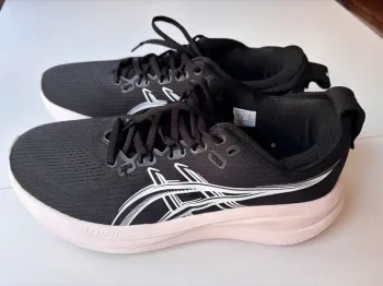 Used Asics Gel Nimbus 28 bike