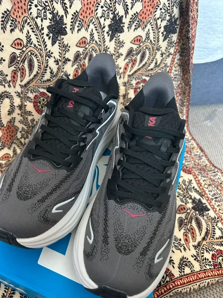 Used Hoka Running Shoes bike — image 3 of 3