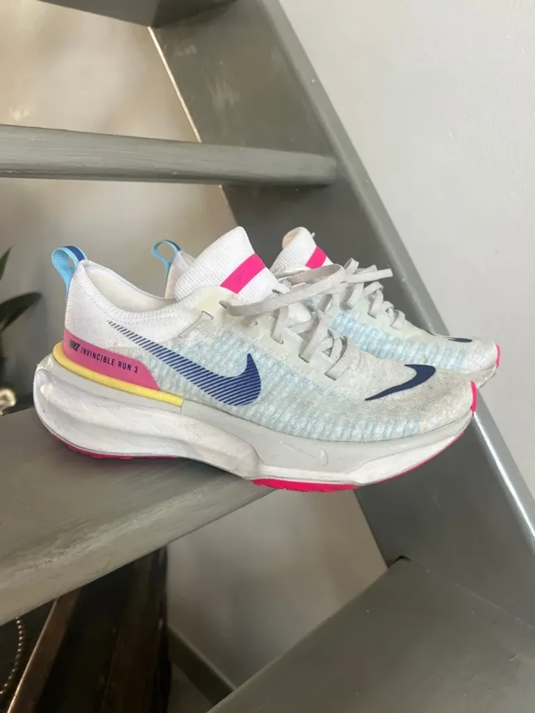 Used Nike running shoes bike — image 3 of 6